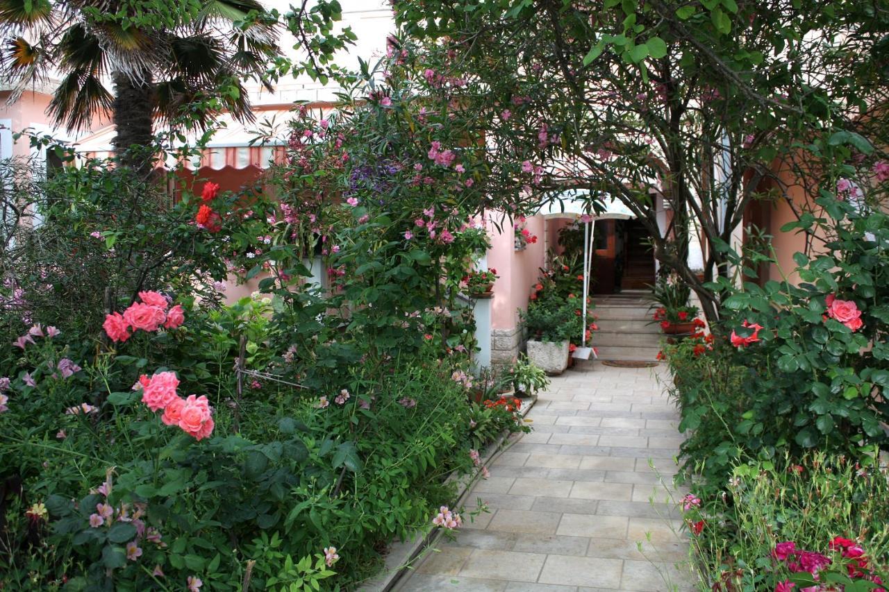 Apartments With A Parking Space Palit, Rab - 5028 Esterno foto